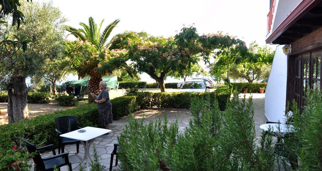 Aris Pension Aya Paraskevi Dış mekan fotoğraf