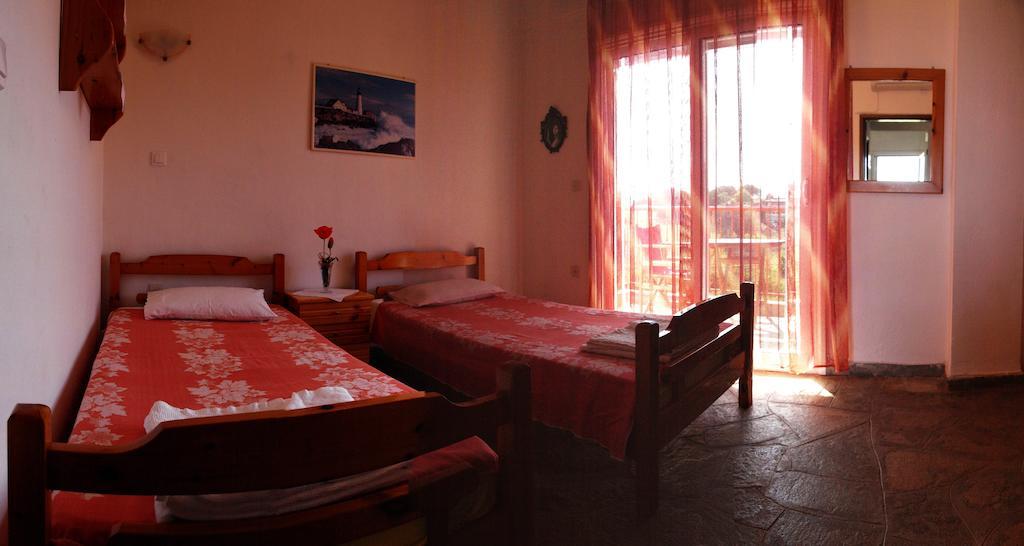 Aris Pension Aya Paraskevi Oda fotoğraf